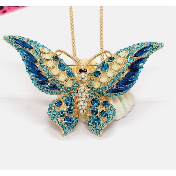 🩵 Betsey Johnson crystal butterfly necklace/brooch 🩵 - Picture 1 of 3